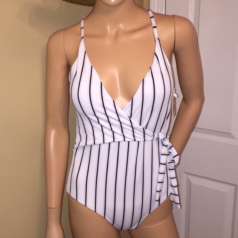 NWT Cupshe Medium crossover swimsuit F-7